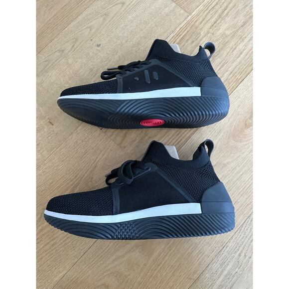 Drop Labs EP 01 Haptic Gaming Sneaker in Black - Picture 3 of 6